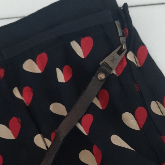 Louis Vuitton  multicolor  silk skirt.  Never be wear  it . New - Picture 5 of 7